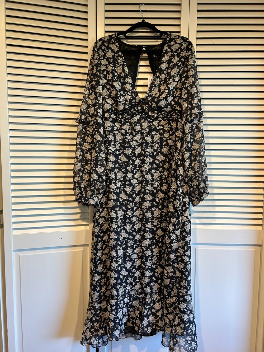 Zara Black and White Floral Long Sleeve Midi Dress
